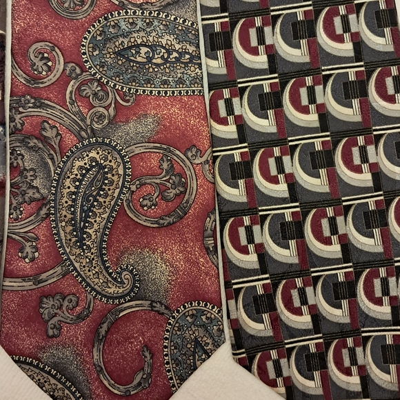 Vintage Elegant 100% Silk Men's Ties Set - Picture 4 of 14